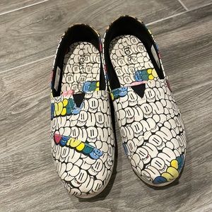 Toms slip on shoes Women’s 7